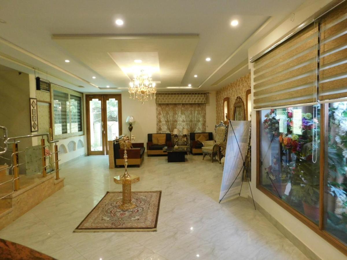 Hotel S.R. Lounge Multan Exterior foto