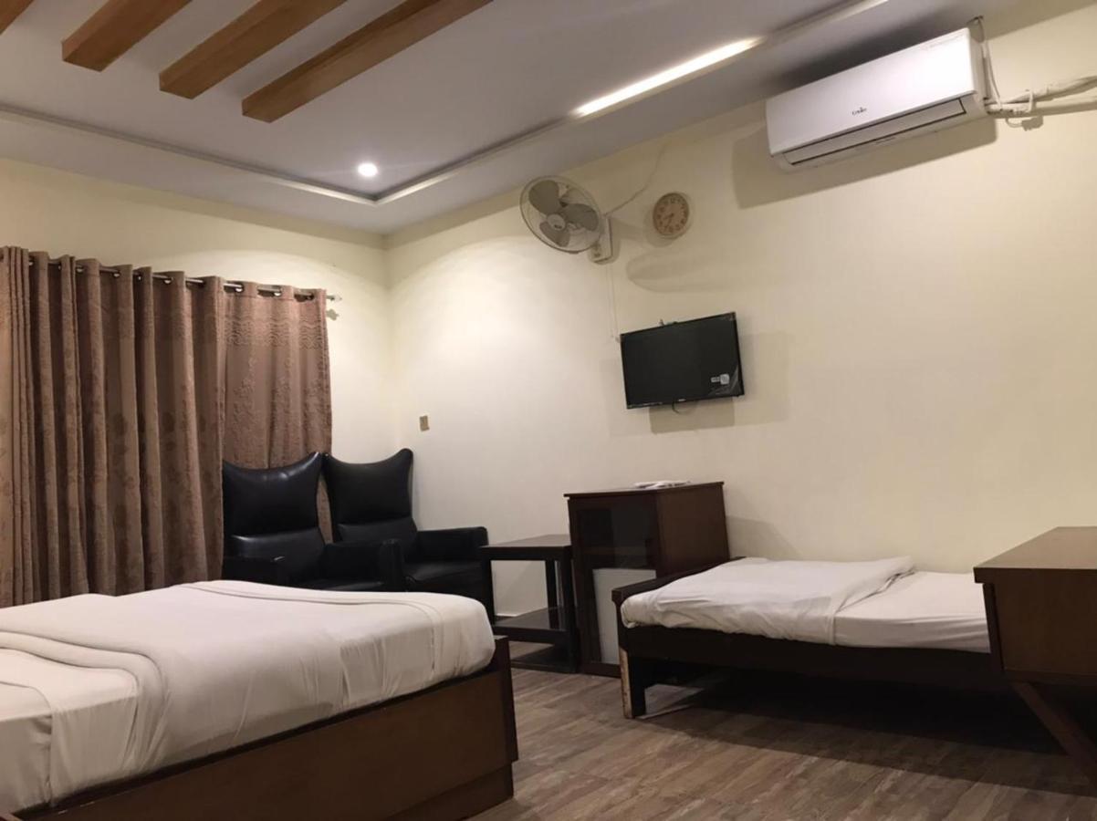 Hotel S.R. Lounge Multan Exterior foto