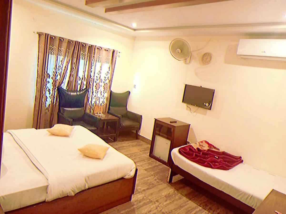 Hotel S.R. Lounge Multan Exterior foto