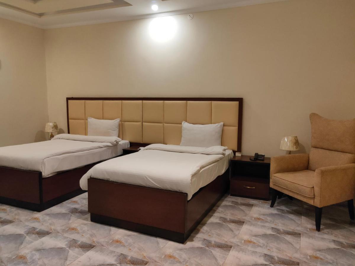 Hotel S.R. Lounge Multan Exterior foto