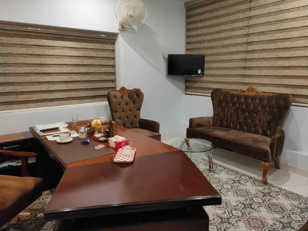 Hotel S.R. Lounge Multan Exterior foto