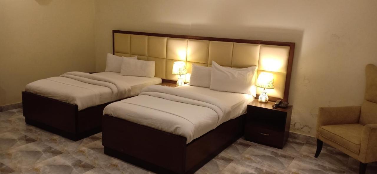 Hotel S.R. Lounge Multan Exterior foto